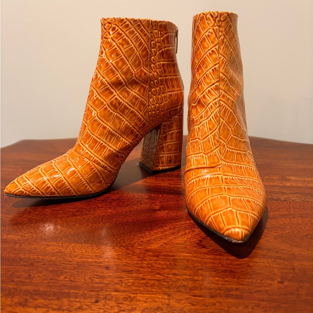 Vince Camuto Croc Embossed Block Heel Booties 6M